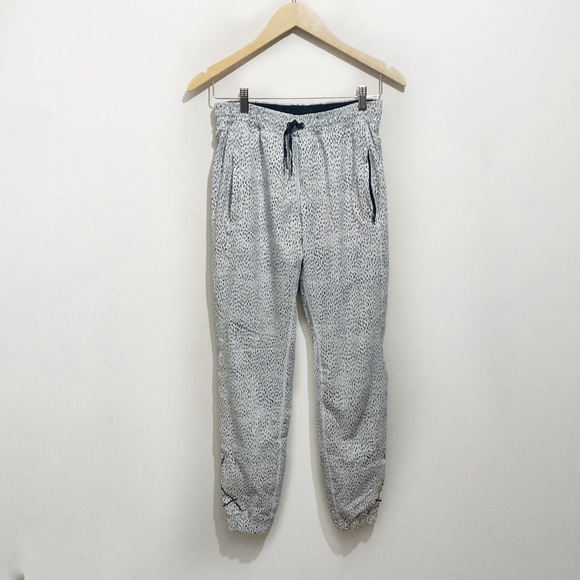 Lululemon Trainer Track Pants Size 6 Grey Polka Dot Dottie Dash Lined - Picture 2 of 10